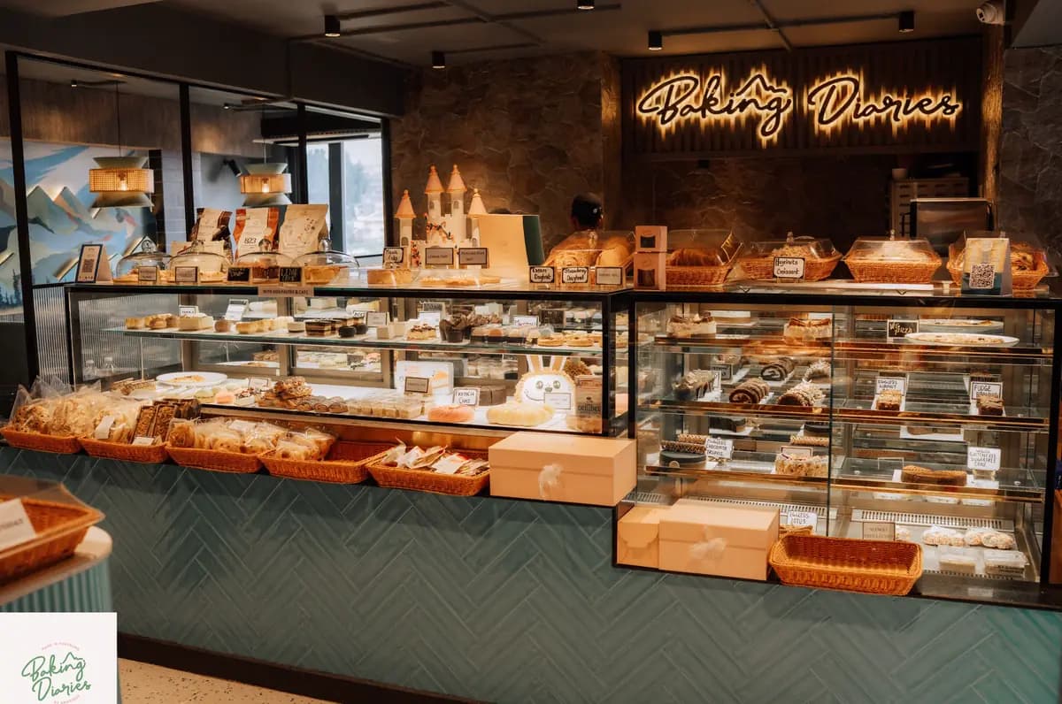 Baking Diaries jewel-style pastry display