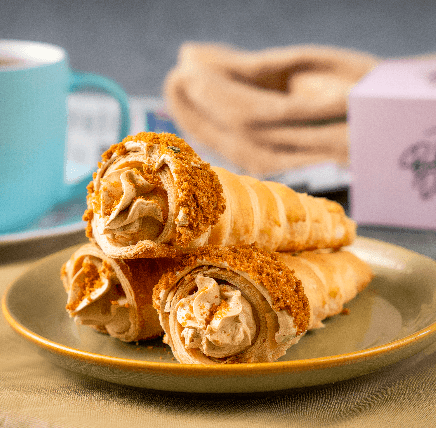 LOTUS CREAM ROLL